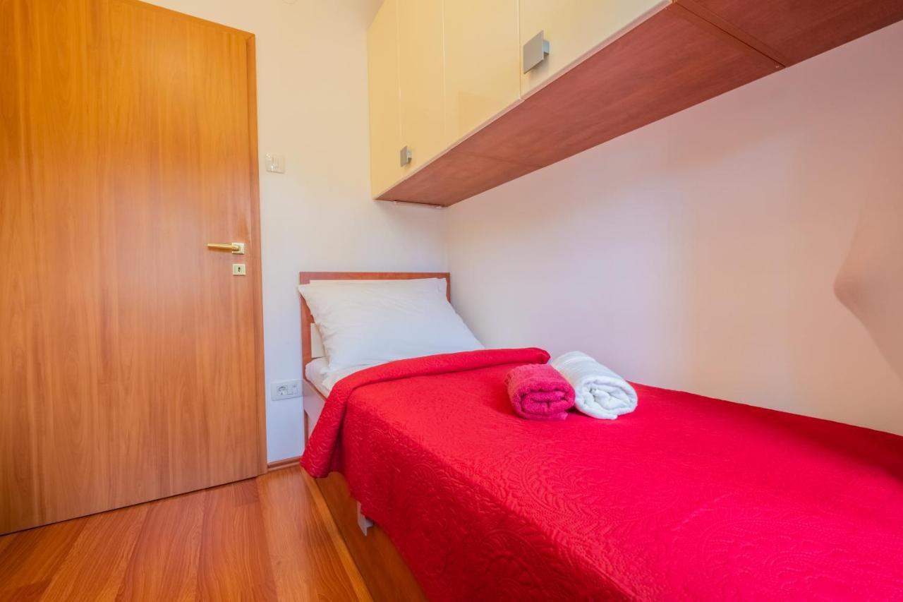 Apartments Laganini Novi Vinodolski Exterior photo